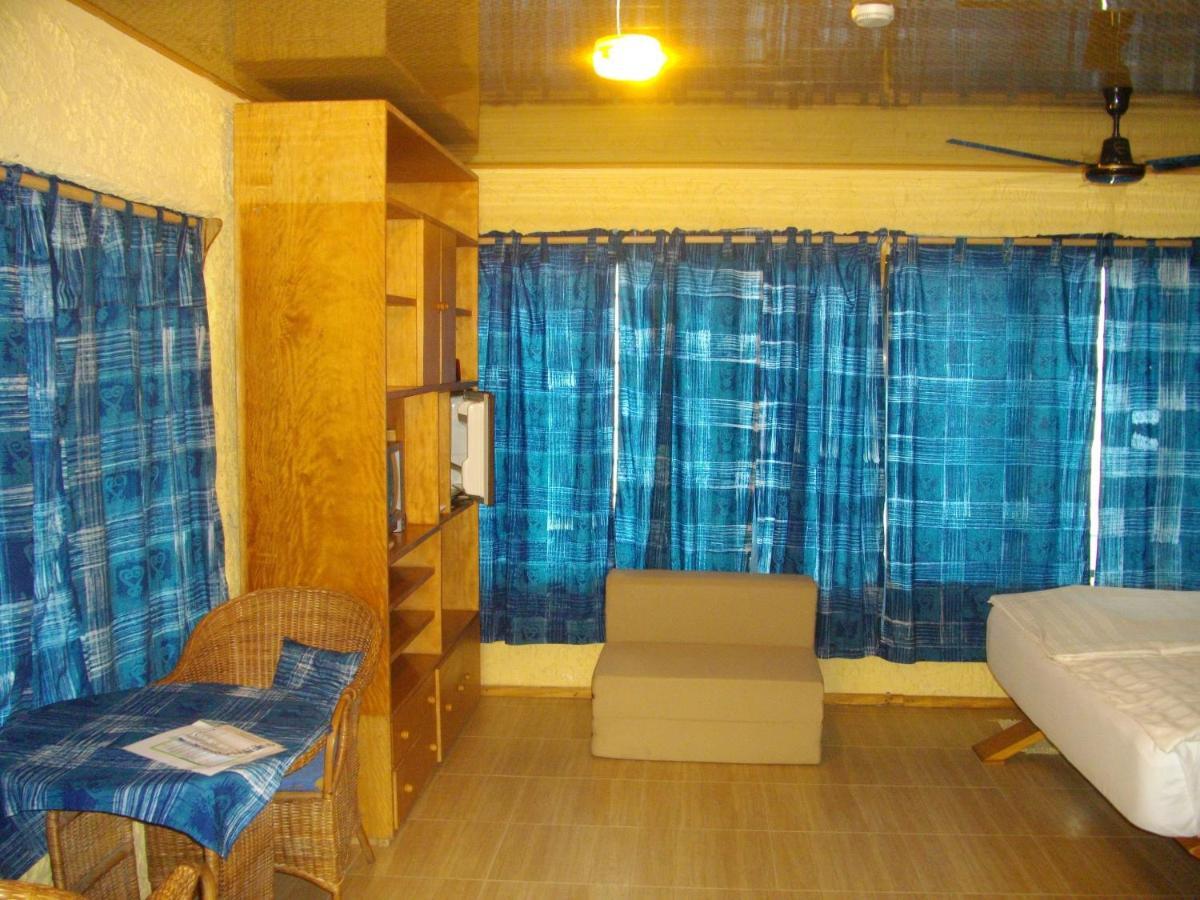 Biriwa Beach Hotel Kamer foto