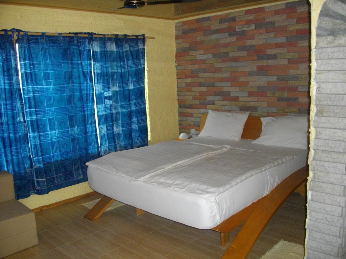 Biriwa Beach Hotel Kamer foto