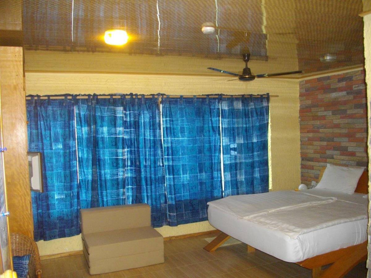 Biriwa Beach Hotel Kamer foto